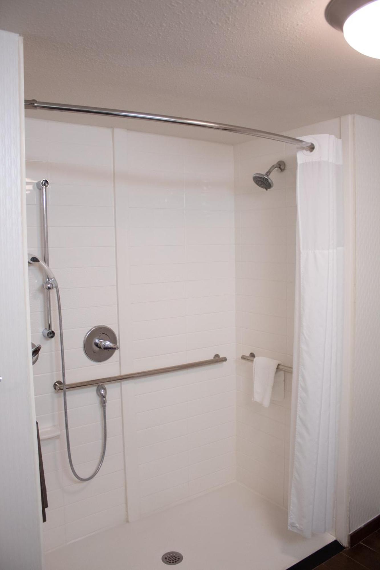 Hampton Inn & Suites Big Rapids, Mi Экстерьер фото