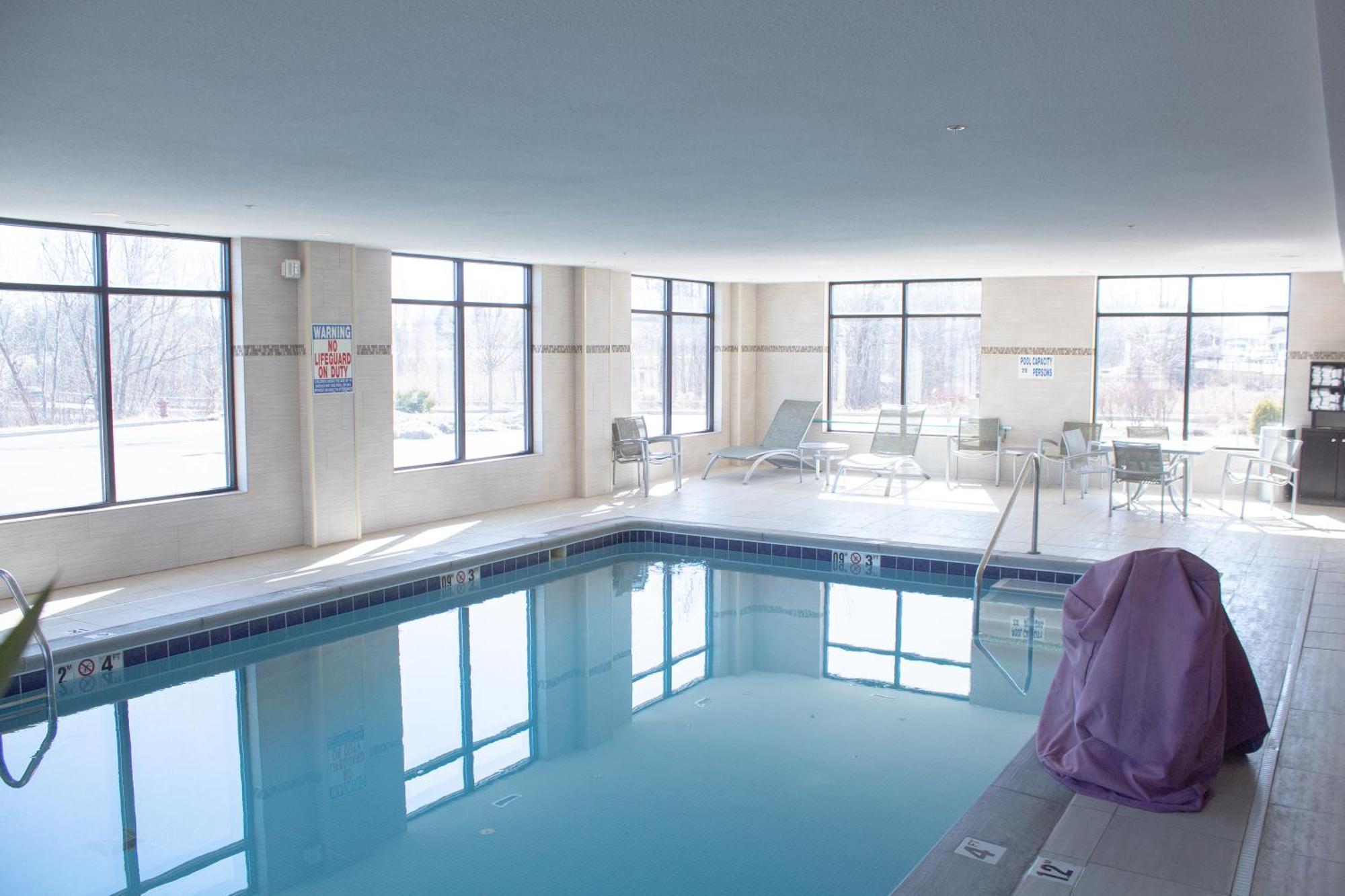 Hampton Inn & Suites Big Rapids, Mi Экстерьер фото